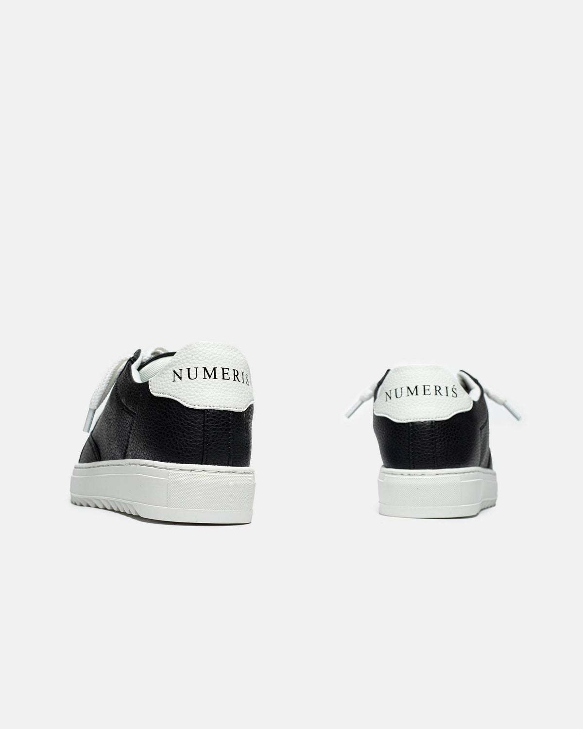 Numeris Black Lether